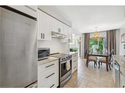 12-601 Grenfell Drive, London, ON - Indoor Photo Showing Kitchen With Upgraded Kitchen