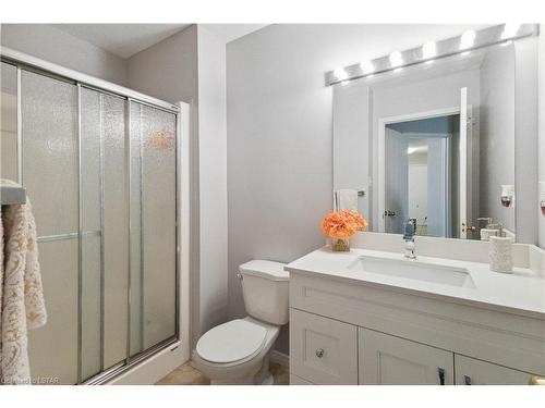 12-601 Grenfell Drive, London, ON - Indoor Photo Showing Bathroom