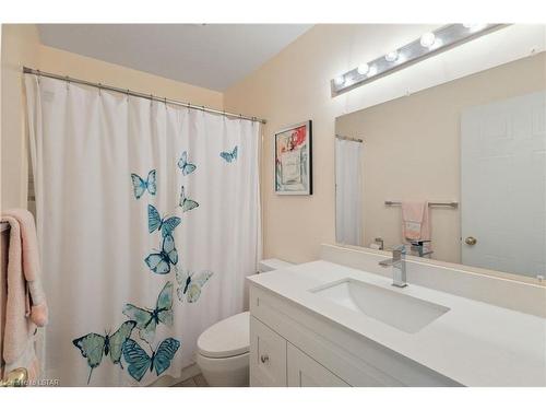 12-601 Grenfell Drive, London, ON - Indoor Photo Showing Bathroom