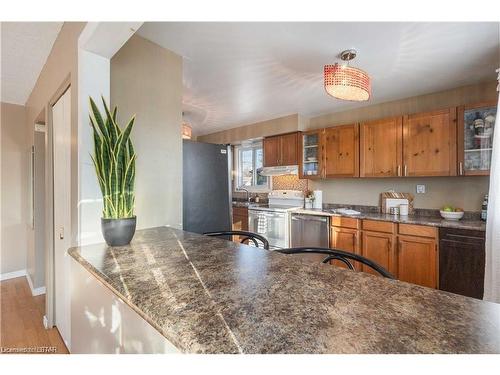 95 Kinburn Crescent, London, ON - Indoor Photo Showing Kitchen