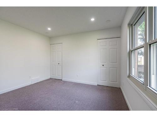 34-50 Fiddlers Green Road, London, ON - Indoor Photo Showing Other Room