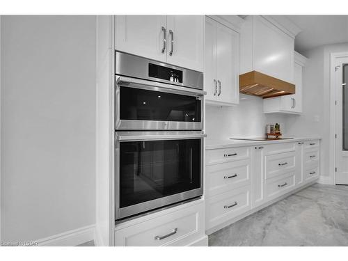 948 Eagletrace Drive, London, ON - Indoor Photo Showing Kitchen