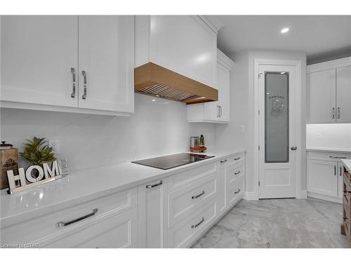 948 Eagletrace Drive, London, ON - Indoor Photo Showing Kitchen