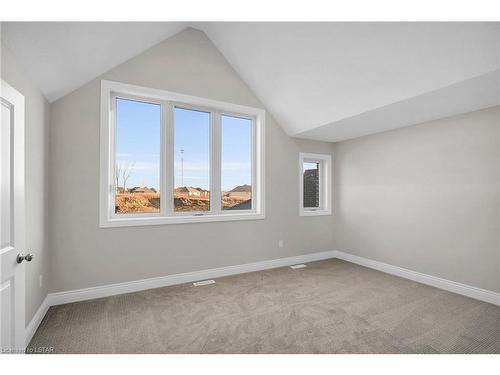 948 Eagletrace Drive, London, ON - Indoor Photo Showing Other Room