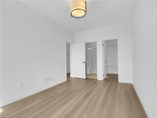 11-3900 Savoy Street, London, ON - Indoor Photo Showing Other Room