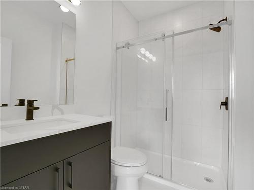 11-3900 Savoy Street, London, ON - Indoor Photo Showing Bathroom