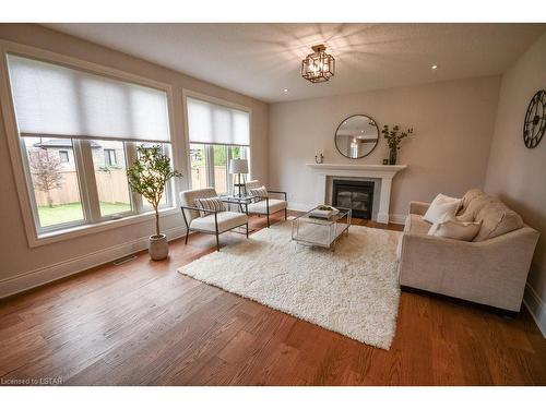 776 Zaifman Circle Circle, London, ON - Indoor Photo Showing Living Room With Fireplace