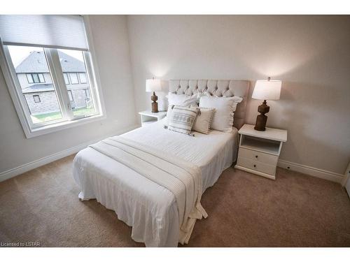 776 Zaifman Circle Circle, London, ON - Indoor Photo Showing Bedroom