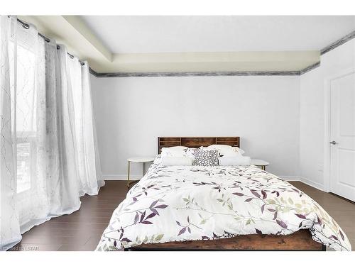 1910-330 Ridout Street N, London, ON - Indoor Photo Showing Bedroom