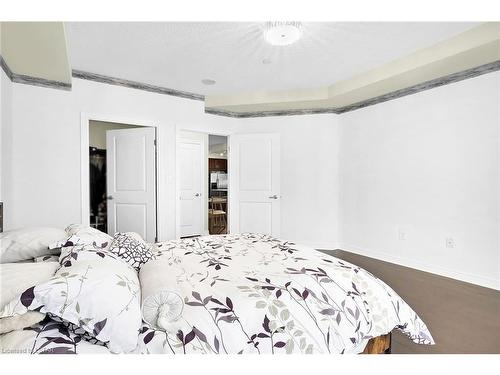 1910-330 Ridout Street N, London, ON - Indoor Photo Showing Bedroom