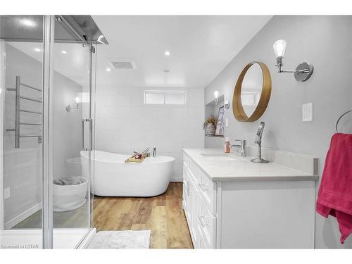 26 Cartier Road, London, ON - Indoor Photo Showing Bathroom