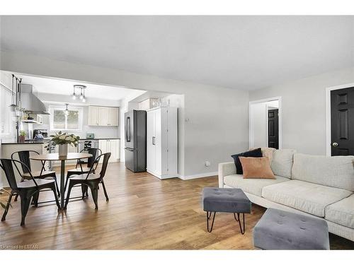 26 Cartier Road, London, ON - Indoor Photo Showing Living Room