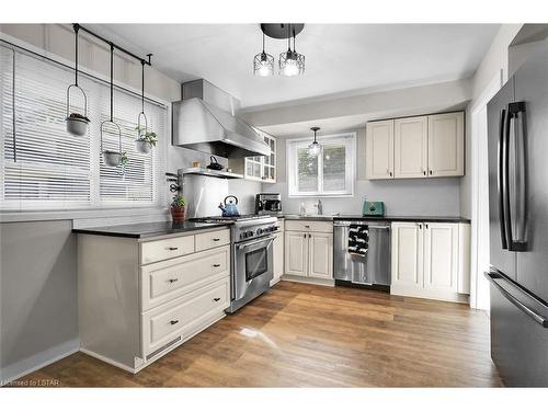 26 Cartier Road, London, ON - Indoor Photo Showing Kitchen