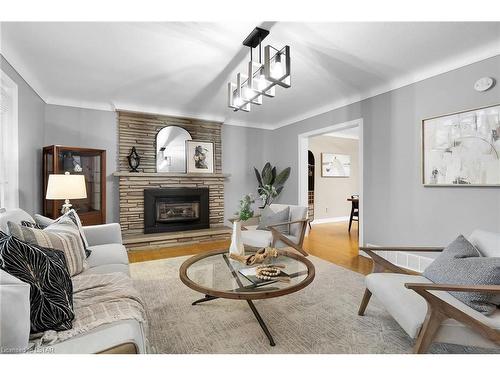 787 Manchester Road, London, ON - Indoor Photo Showing Living Room With Fireplace