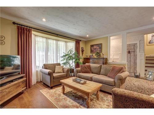 1316 Rideau Lane, London, ON - Indoor Photo Showing Living Room