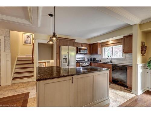 1316 Rideau Lane, London, ON - Indoor Photo Showing Kitchen