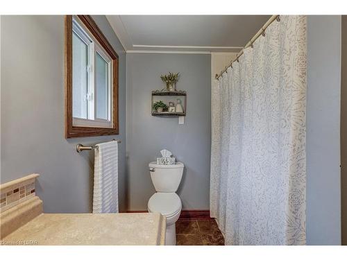 1316 Rideau Lane, London, ON - Indoor Photo Showing Bathroom