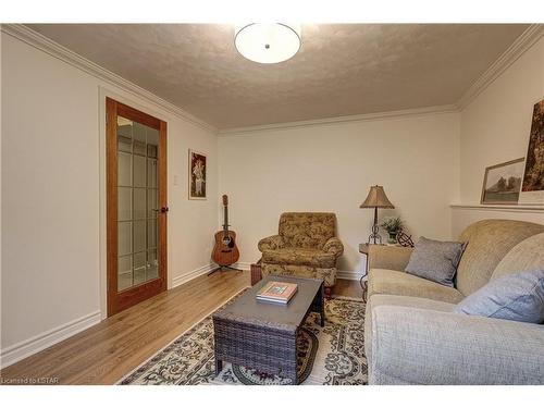 1316 Rideau Lane, London, ON - Indoor Photo Showing Living Room