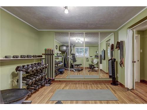 1316 Rideau Lane, London, ON - Indoor Photo Showing Gym Room
