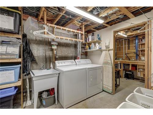 1316 Rideau Lane, London, ON - Indoor Photo Showing Laundry Room