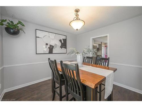 74 Guildford Court, London, ON - Indoor Photo Showing Dining Room