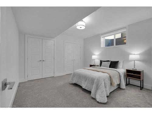 1681 Brayford Avenue, London, ON - Indoor Photo Showing Bedroom