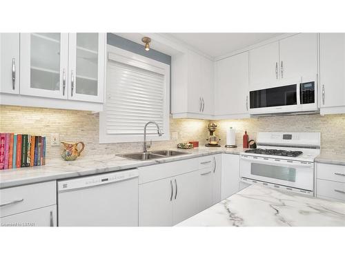 1863 Reilly Walk, London, ON - Indoor Photo Showing Kitchen With Double Sink