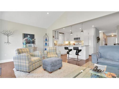 1863 Reilly Walk, London, ON - Indoor Photo Showing Living Room