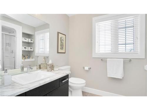 1863 Reilly Walk, London, ON - Indoor Photo Showing Bathroom