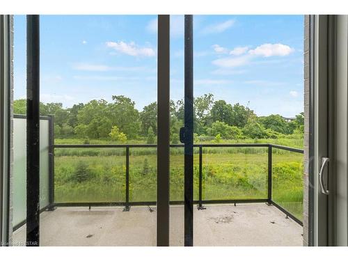 964 West Village Square, London, ON -  With Balcony With View