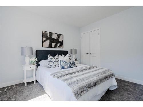 1296 Twilite Boulevard, London, ON - Indoor Photo Showing Bedroom