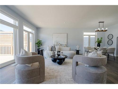 1296 Twilite Boulevard, London, ON - Indoor Photo Showing Living Room