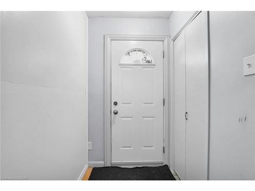 18 Jena Crescent, London, ON - Indoor Photo Showing Other Room