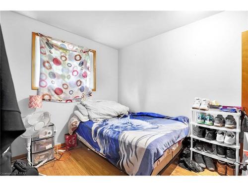 18 Jena Crescent, London, ON - Indoor Photo Showing Bedroom