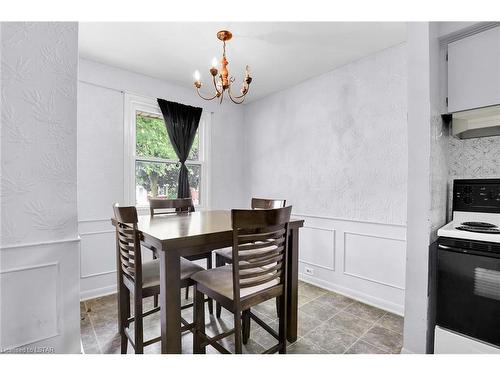 18 Jena Crescent, London, ON - Indoor Photo Showing Dining Room