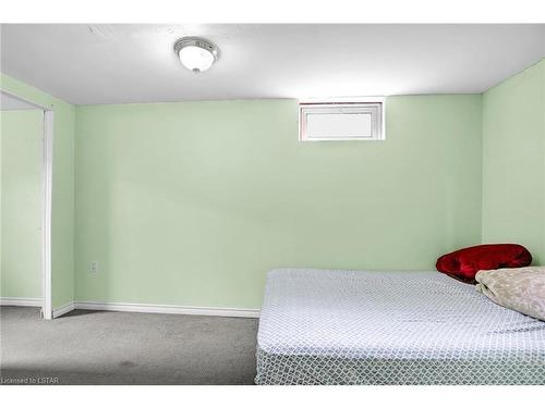 18 Jena Crescent, London, ON - Indoor Photo Showing Bedroom