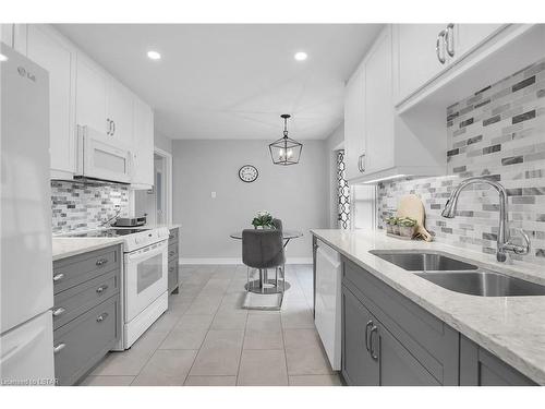75-50 Fiddlers Green Road, London, ON - Indoor Photo Showing Kitchen With Double Sink