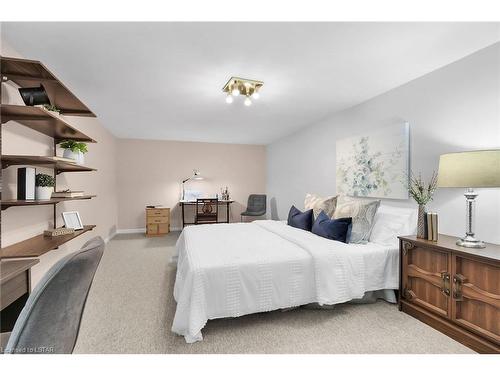 75-50 Fiddlers Green Road, London, ON - Indoor Photo Showing Bedroom