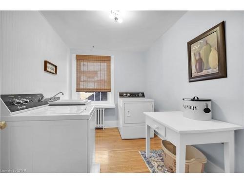 64 Victor Street, London, ON - Indoor Photo Showing Laundry Room