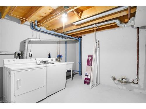 10-711 Osgoode Drive, London, ON - Indoor Photo Showing Laundry Room