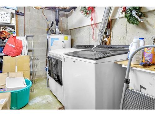 52-166 Southdale Road W, London, ON - Indoor Photo Showing Laundry Room