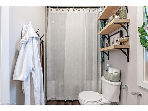 465 Ontario Street, London, ON - Indoor Photo Showing Bathroom