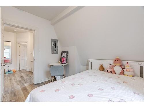 465 Ontario Street, London, ON - Indoor Photo Showing Bedroom