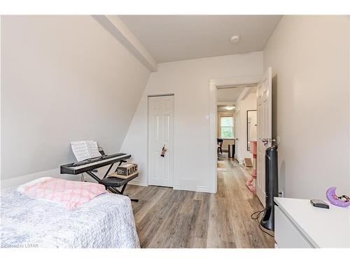 465 Ontario Street, London, ON - Indoor Photo Showing Bedroom