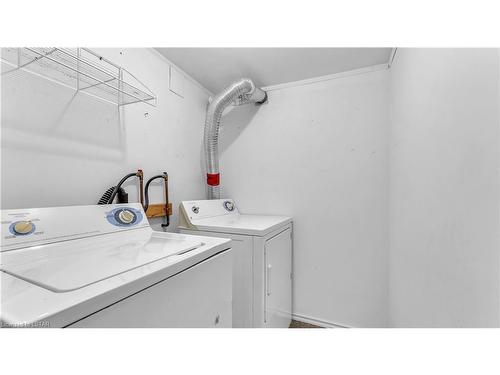 118 Vauxhall Street, London, ON - Indoor Photo Showing Laundry Room