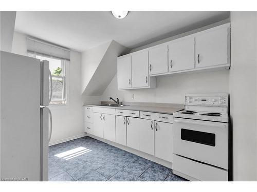 186 St Julien Street, London, ON - Indoor Photo Showing Kitchen