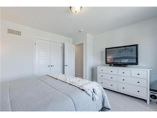 2549 Asima Drive, London, ON - Indoor Photo Showing Bedroom