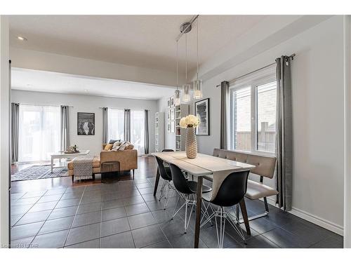 2549 Asima Drive, London, ON - Indoor Photo Showing Dining Room