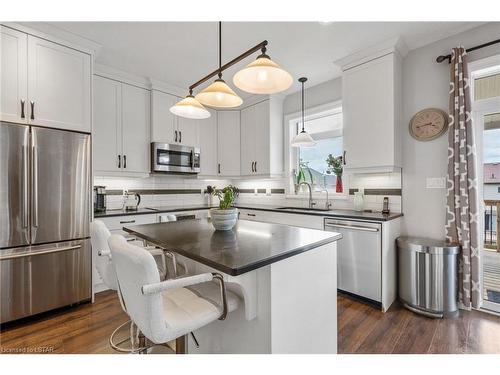 8 Brookfield Avenue, Ingersoll, ON - Indoor Photo Showing Kitchen With Upgraded Kitchen