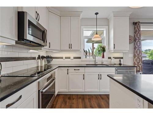 8 Brookfield Avenue, Ingersoll, ON - Indoor Photo Showing Kitchen